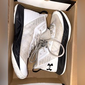 Under Armor W Jet Mid